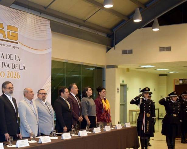 El acto reunió a representantes académicos, municipales y del sector educativo estatal