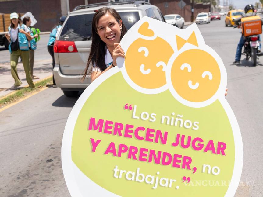 $!Autoridades del DIF Saltillo se sumaron a la actividad para reforzar el mensaje de protección y bienestar para la infancia en la capital coahuilense.