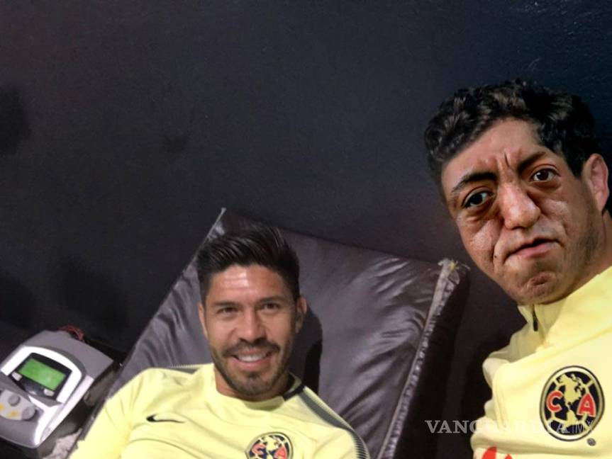 $!Oribe Peralta pidió ayuda para editar una foto...así le ayudaron en internet