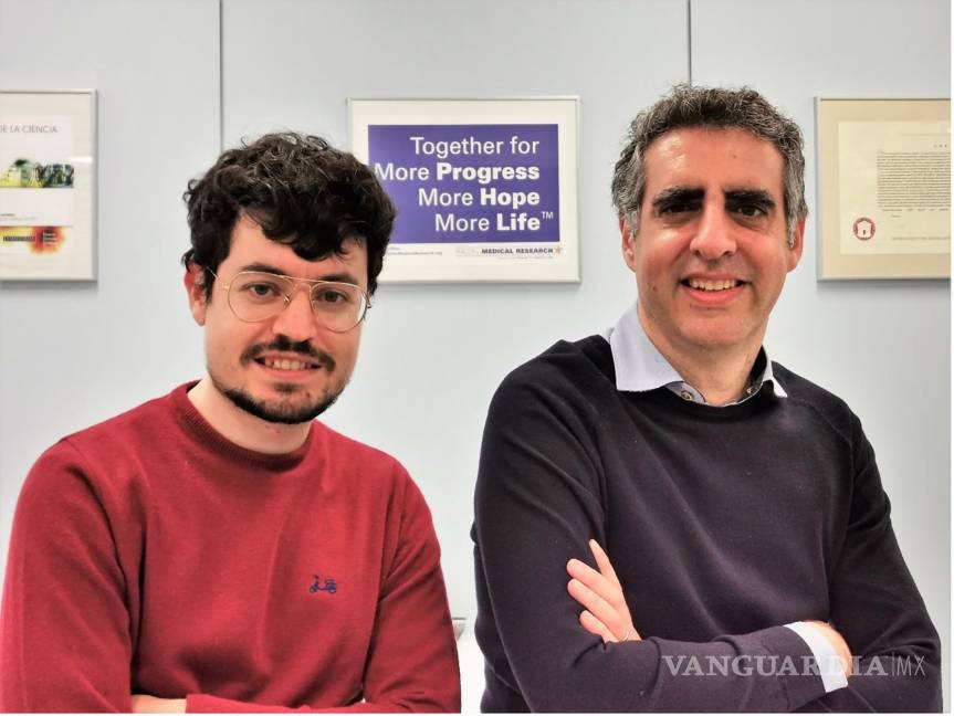 $!Carlos García Prieto (izq.) y Manel Esteller (der.), Investigadores del Instituto de Investigación contra la Leucemia Josep Carreras.