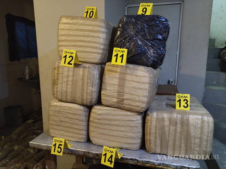 Equipo táctico, 250 kilos de droga y un arma, resultado de cateo a dos casas en Juárez