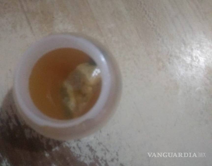 $!¿Jugo de rata? madre Saltillense denuncia objeto extraño en un Jumex, que bebía su hijo de dos años