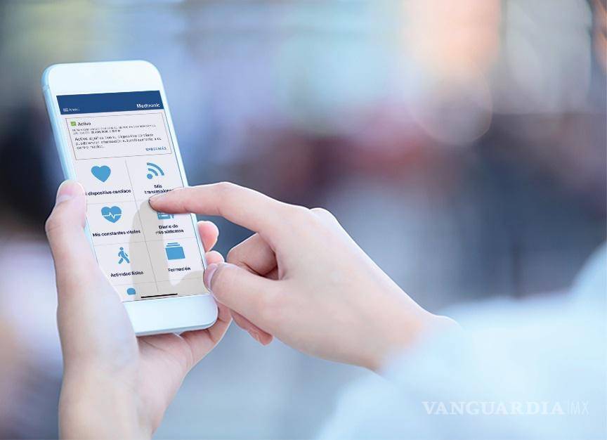 $!Un paciente accede a sus datos cardiacos mediante 'app'. EFE/Medtronic