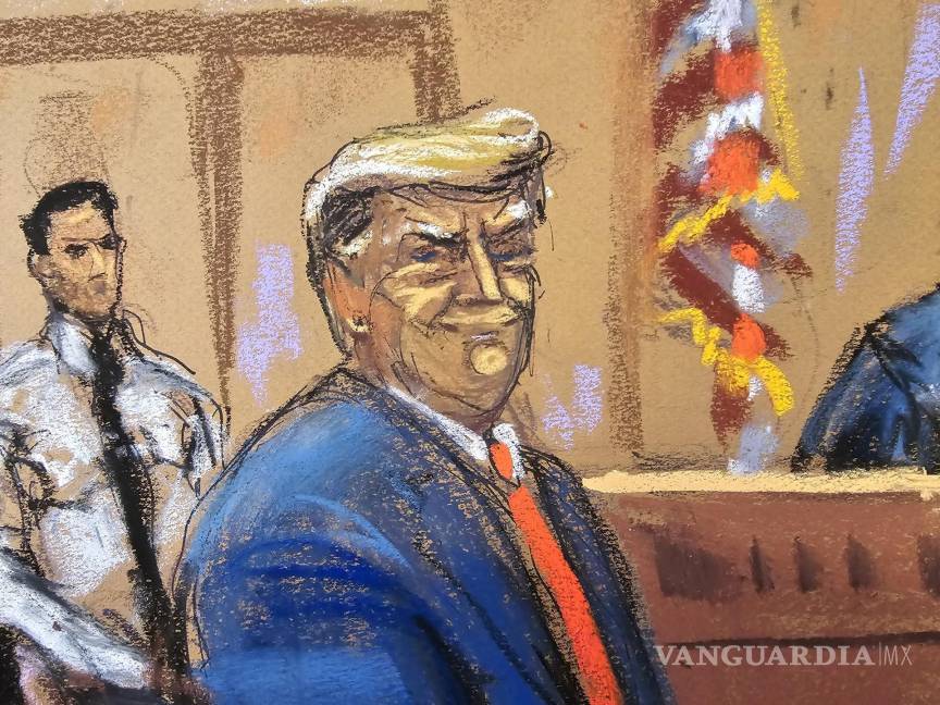 $!Dibujo donde aparece Donald Trump, mientras sonríe a los miembros del jurado durante la audiencia de selección estos en el Tribunal Penal de Manhattan.