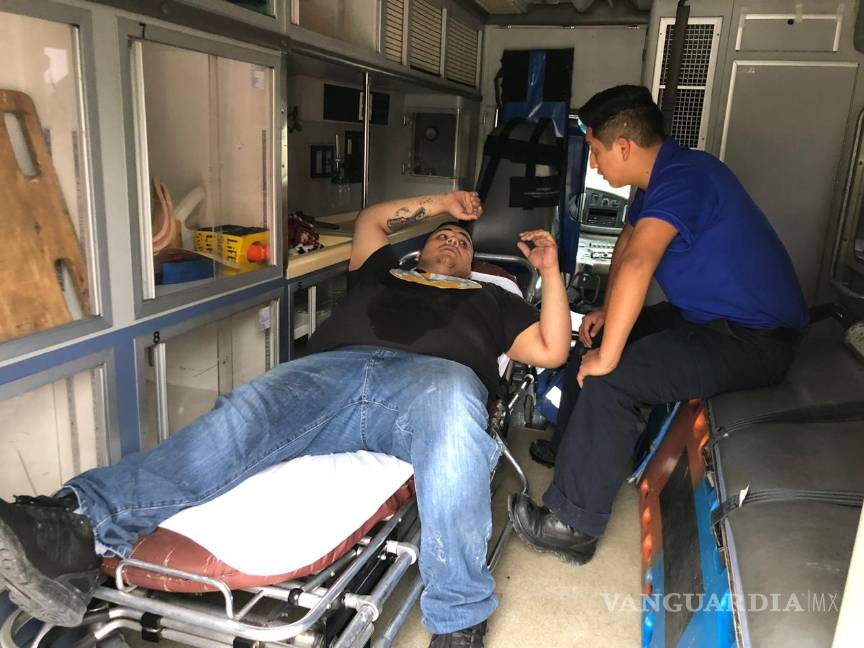 Músico cae a fosa mientras tocaba en un entierro en un panteón