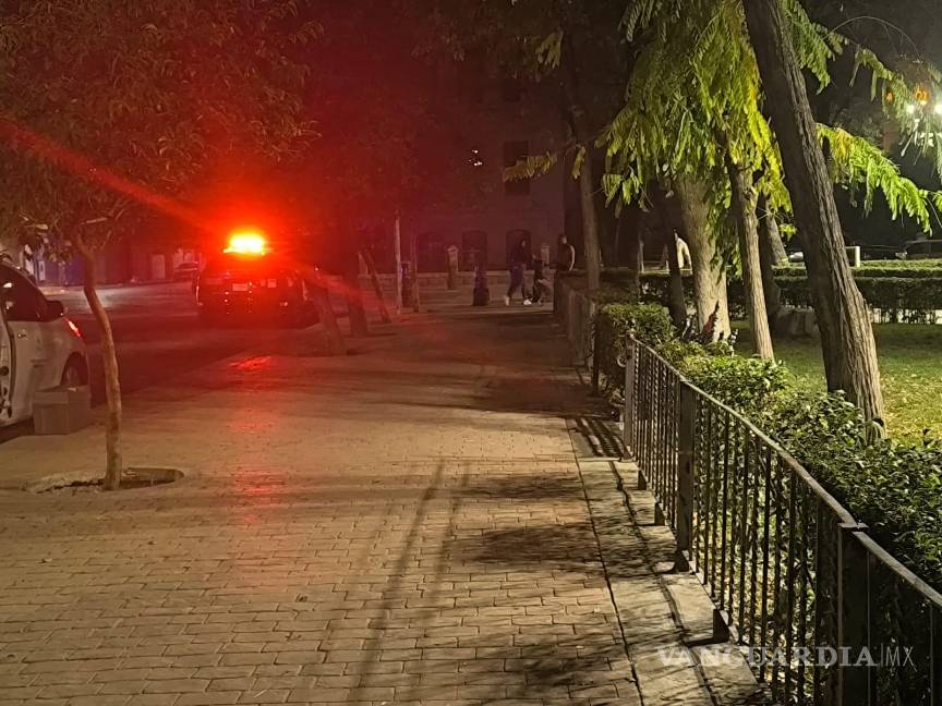 $!El cuerpo fue encontrado en el área de jardines y en posición de decúbito lateral.