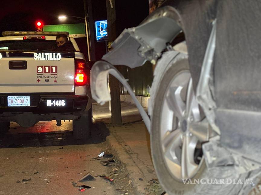 $!El conductor fue detenido por elementos de Tránsito Municipal y puesto a disposición del Ministerio Público de Asuntos Viales tras el choque registrado en la calzada Luis Echeverría Álvarez.