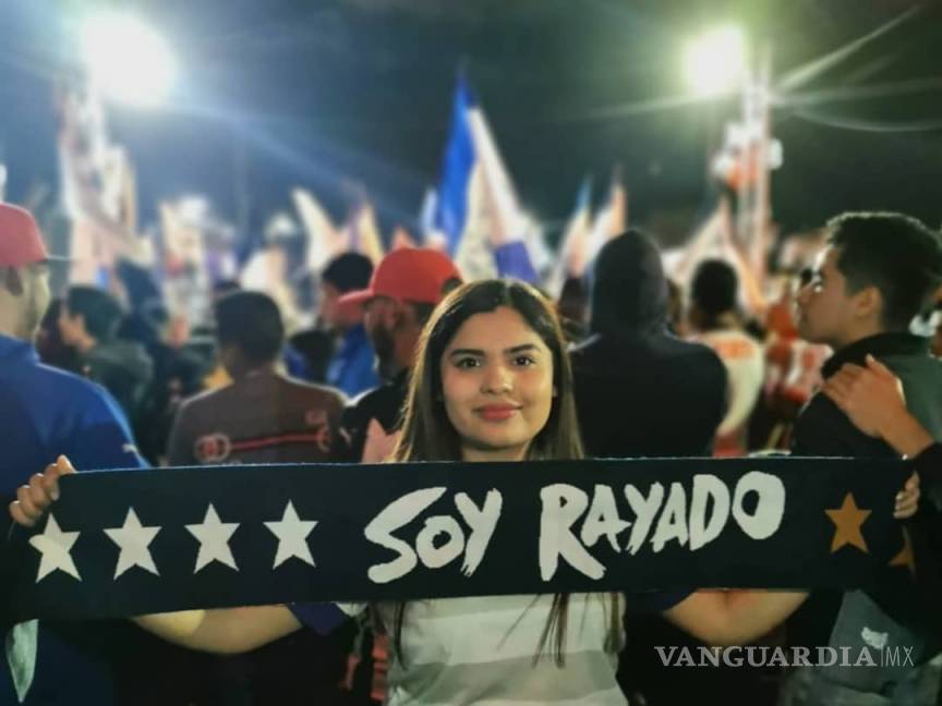 $!Sale afición de Rayados a festejar a las calles de Monterrey