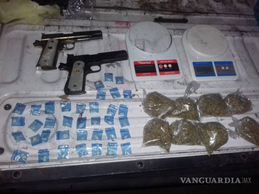 $!Detienen a seis por narcomenudeo y posesión de armas en Apodaca, Nuevo León