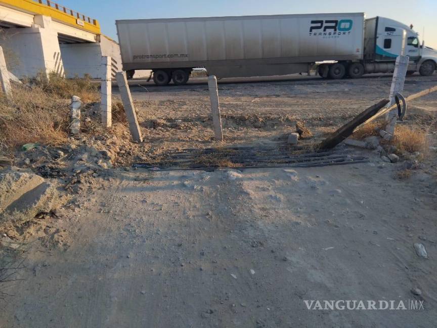 $!Los habitantes de ejidos deberán utilizar los puentes vehiculares para cruzar la autopista.