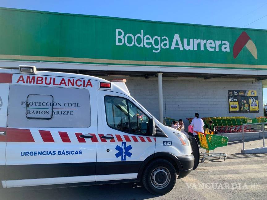 Incendio en comercio deja a dos intoxicados, en Ramos Arizpe