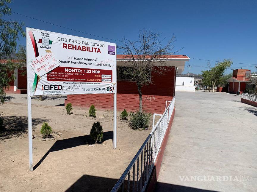 Con amenazas, padres de familia logran que la Sedu contrate intendente en escuela de Saltillo