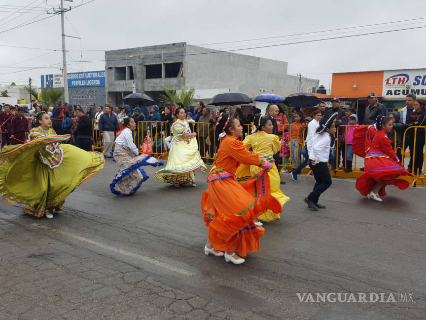 $!Gobernador de Coahuila preside en Monclova el desfile conmemorativo al 108 aniversario de la Revolución Mexicana