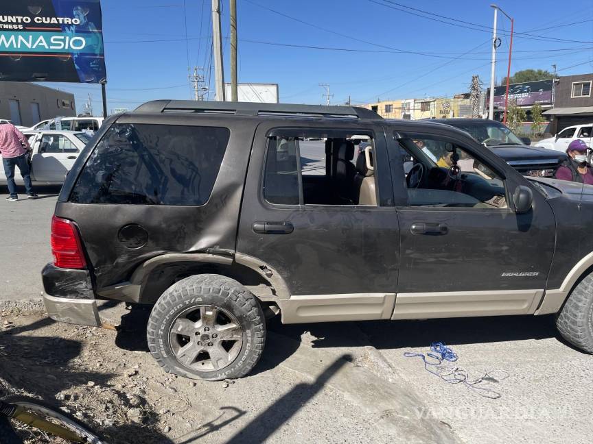 Aparatoso choque en La Herradura, en Saltillo; huyen responsable y afectado