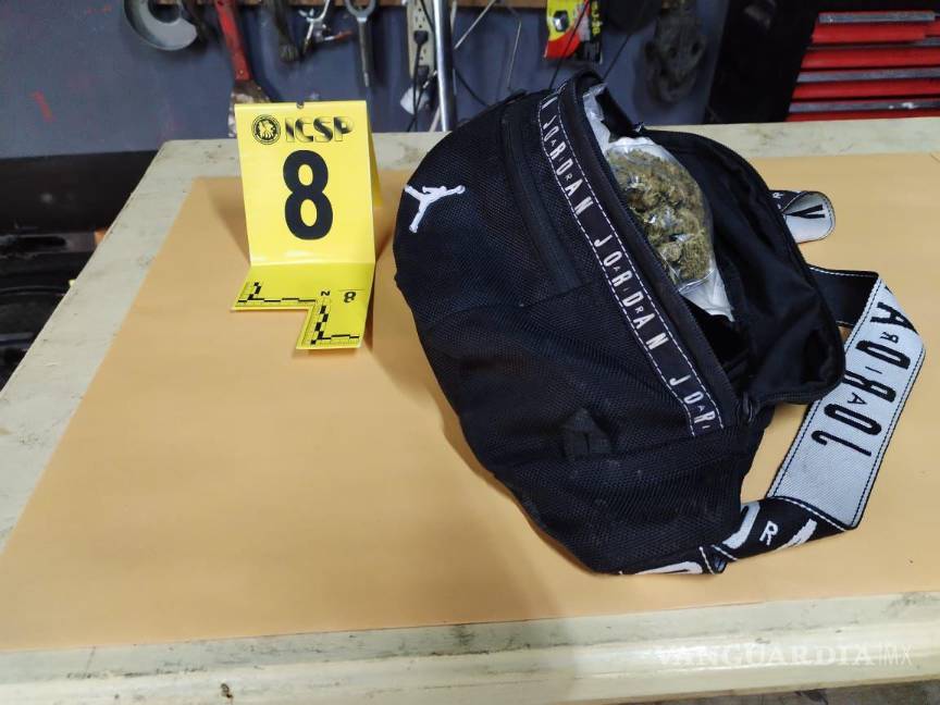 Agentes catean dos viviendas en Monterrey por narcomenudeo