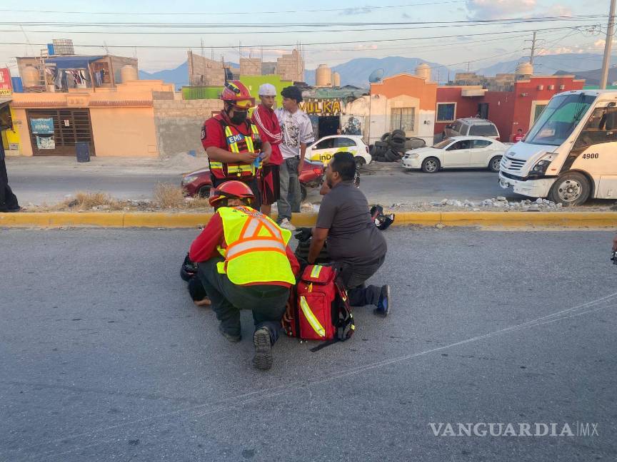 Dos menores resultan lesionados en accidente de motocicleta en la colonia Fidel Velázquez, en Ramos