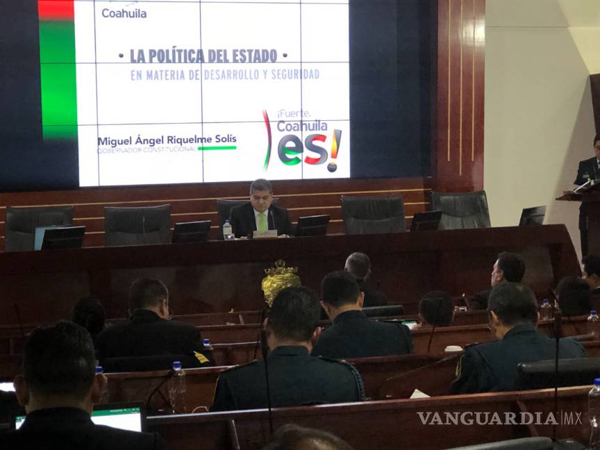 $!Dicta Gobernador de Coahuila conferencia en Centro de Estudios Superiores Navales