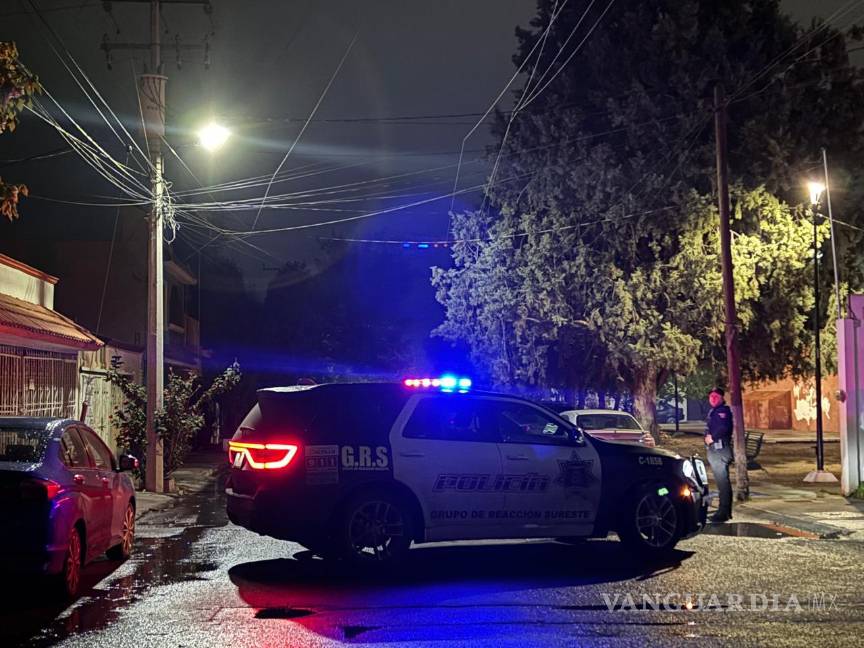 $!La unidad del Servicio Médico Forense acudio para el traslado del cuerpo.