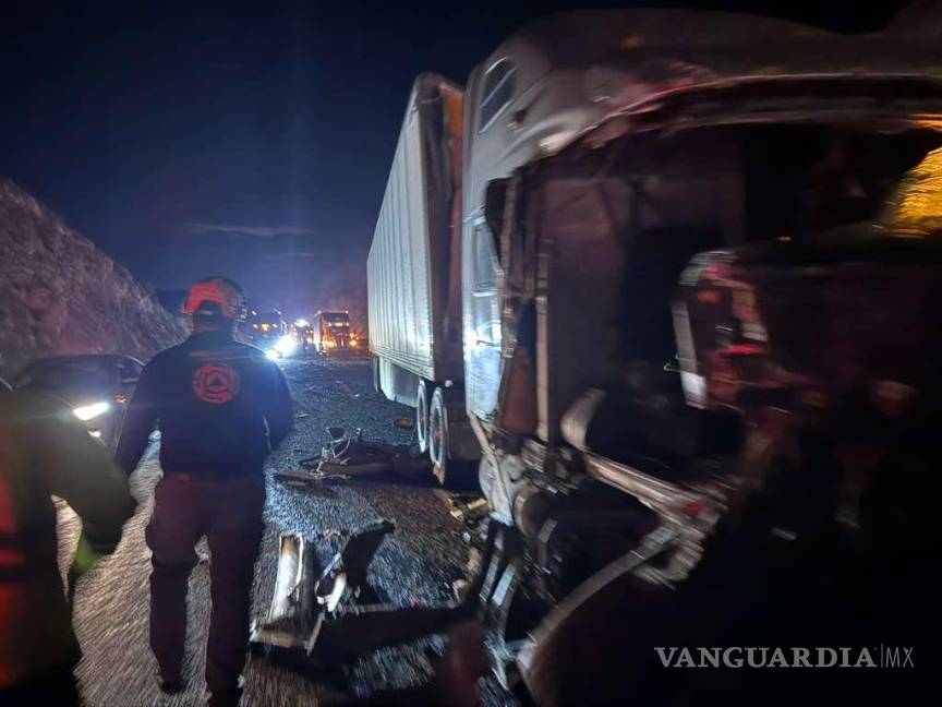 $!Reporta Protección Civil de NL que sigue el cierre de la autopista Mty-Saltillo