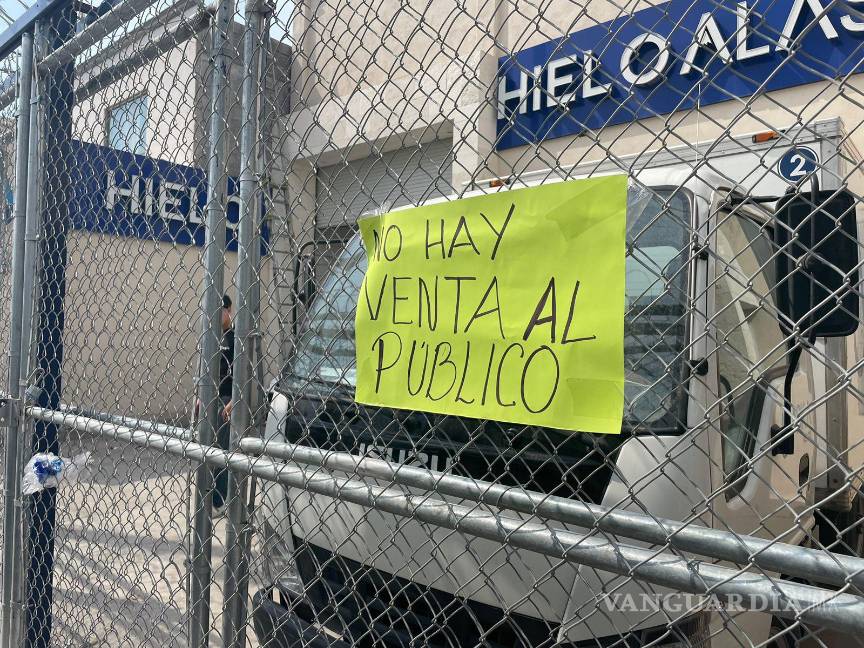 ¡Otra calurosa ‘tragedia’! Escasez de hielo en Saltillo podría extenderse un mes más, dicen proveedores