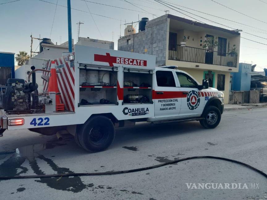 Quema de basura se sale de control y consume tejabanes en Ramos Arizpe