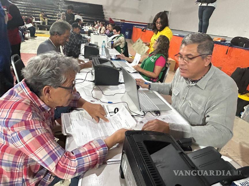 $!Durante la brigada se realizan aclaraciones, registros y expedición de actas estatales y foráneas.