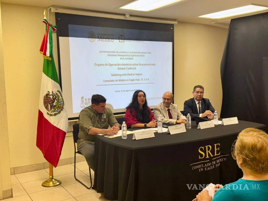 $!La cónsul de México en Eagle Pass, Vivian Juárez Mondragón, recibió a la comitiva del IMSS Coahuila.
