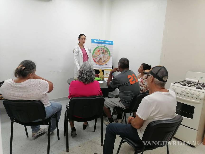 $!América Sánchez de la Cruz recomienda disfrutar las cenas navideñas sin perder el equilibrio.