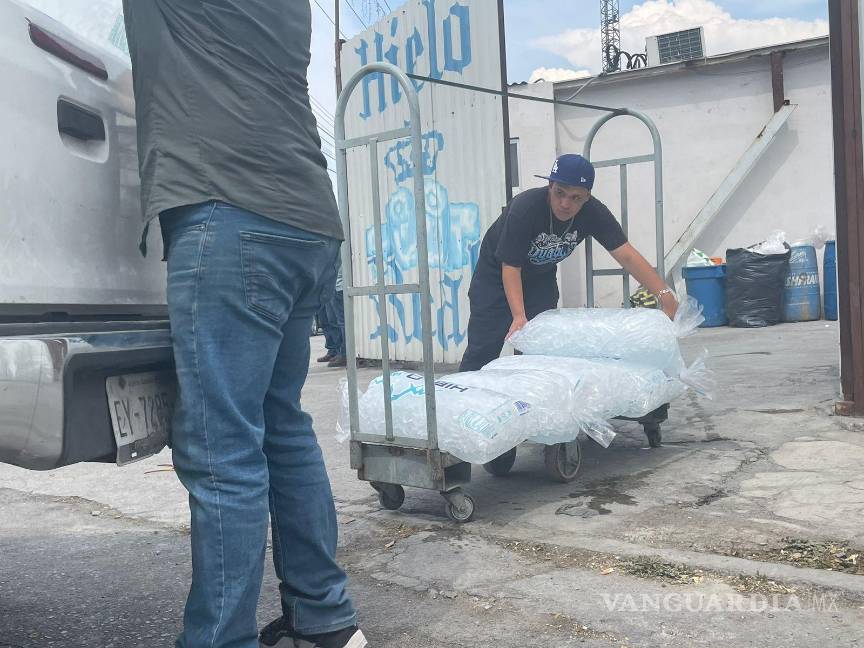 ¡Otra calurosa ‘tragedia’! Escasez de hielo en Saltillo podría extenderse un mes más, dicen proveedores