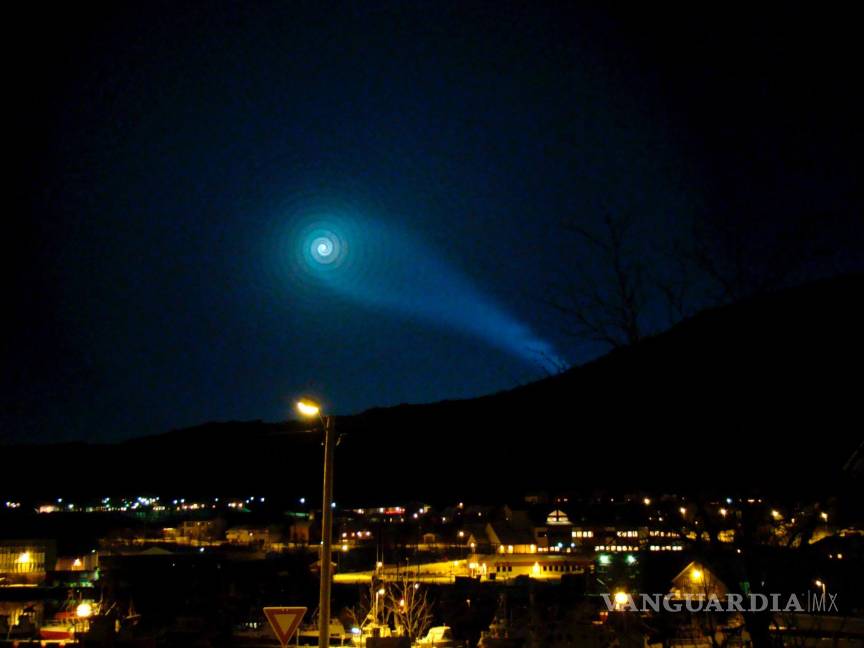 $!Un extraño efecto lumínico visto en 2009 sobre la base militar de Skjold, en el norte de Noruega.