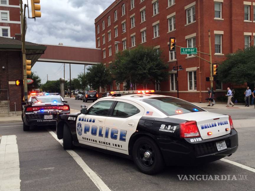 Refuerzan seguridad del Departamento de Policía de Dallas por amenaza y presencia de enmascarado