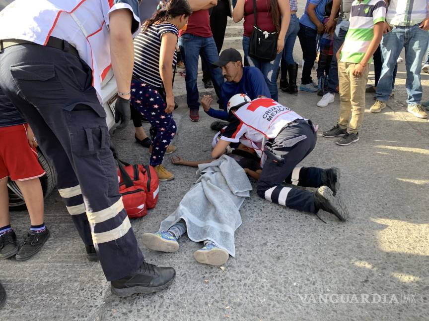 $!Atropellan a dos niños mientras jugaban