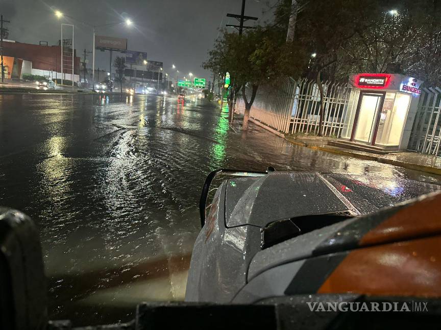 Reportan deslave en la carretera a Nuevo Laredo por lluvias registradas en Nuevo León