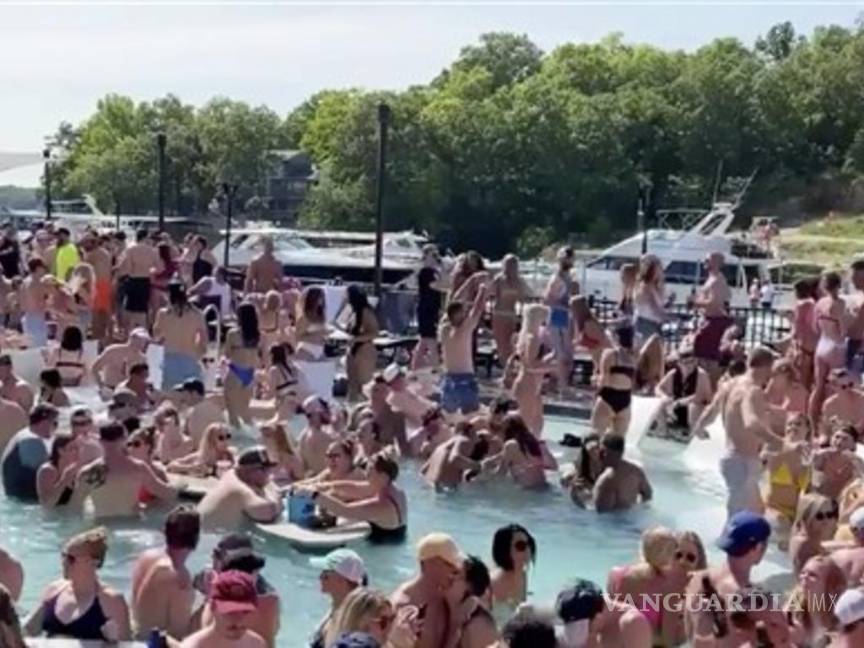Autoridades de Missouri advierten sobre impacto trágico e instan a la auto cuarentena después de imágenes de juerguistas festejando juntos