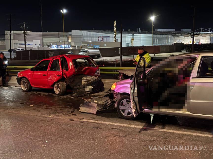 $!El lugar del accidente sobre el puente vehicular de la colonia Mirasierra, donde se registró el choque fatal.