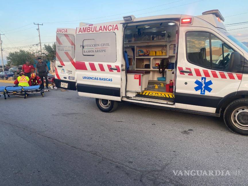 Dos menores resultan lesionados en accidente de motocicleta en la colonia Fidel Velázquez, en Ramos