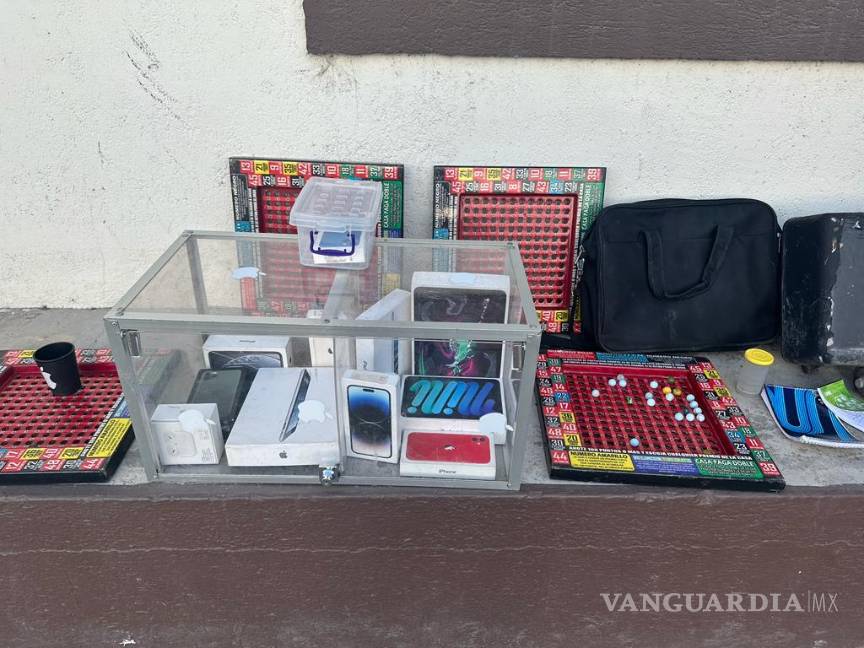 En Nuevo León montan un ‘mini casino’ en plena calle; hay dos detenidos