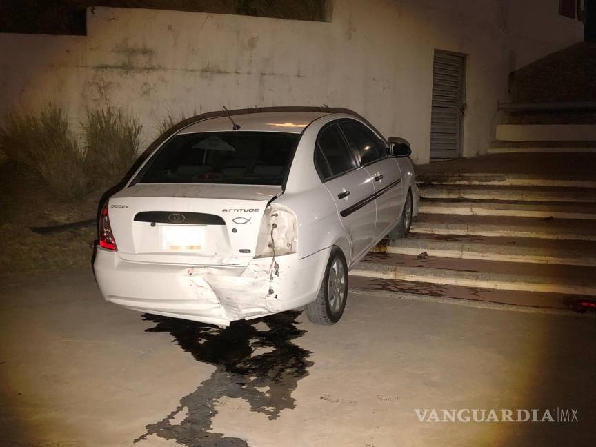 $!Ambos vehículos fueron llevados al corralón tras el aparatoso choque al norte de Saltillo.