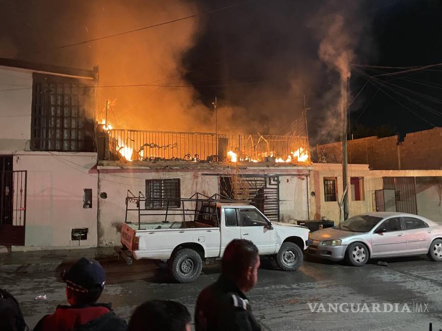Cortocircuito origina fuerte incendio, en Saltillo