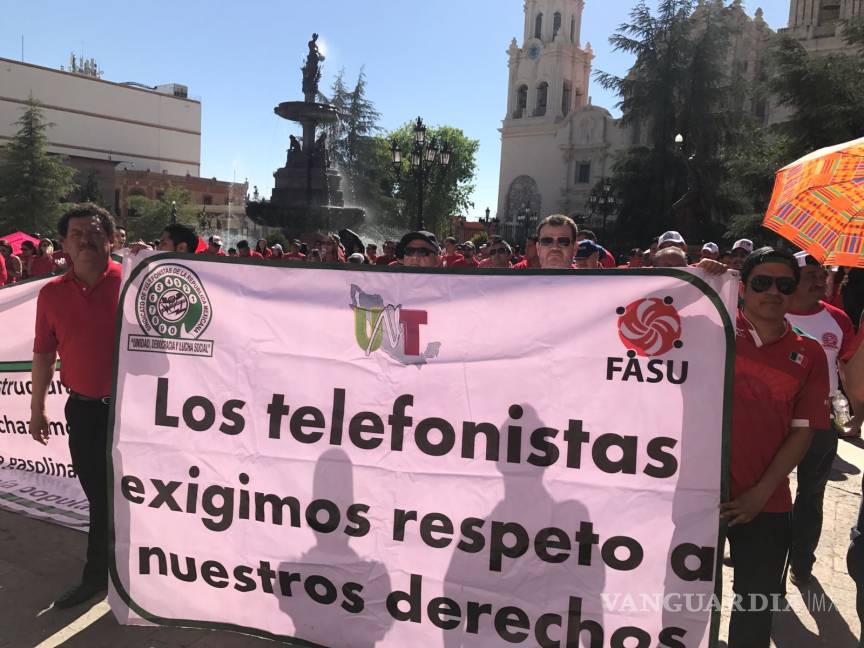 $!Sindicato de Telefonistas de Saltillo conmemora día del trabajo con marcha y anuncian huelga