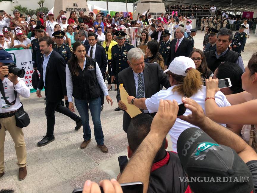 Los clamores a AMLO en Piedras Negras: Búsqueda de desaparecidos, revés a Reforma Energética e irregularidades en el ISSSTE