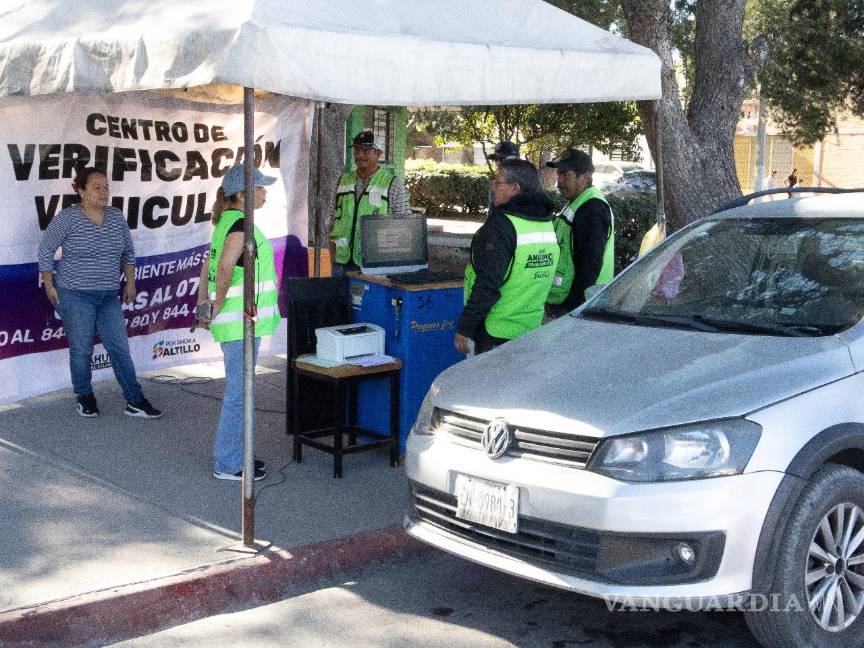 $!Únicamente poco más de 6 mil unidades han sido verificadas, de un padrón de 350 mil vehículos que hay en Saltillo.