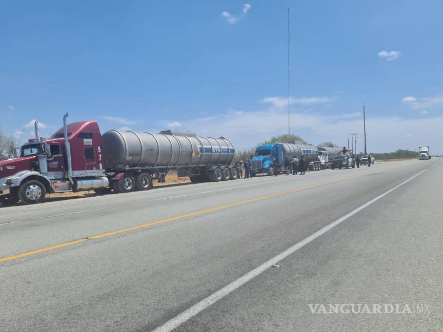 NL: Fuerza Civil decomisa seis tractocamiones; da golpe al “huachicol fiscal”