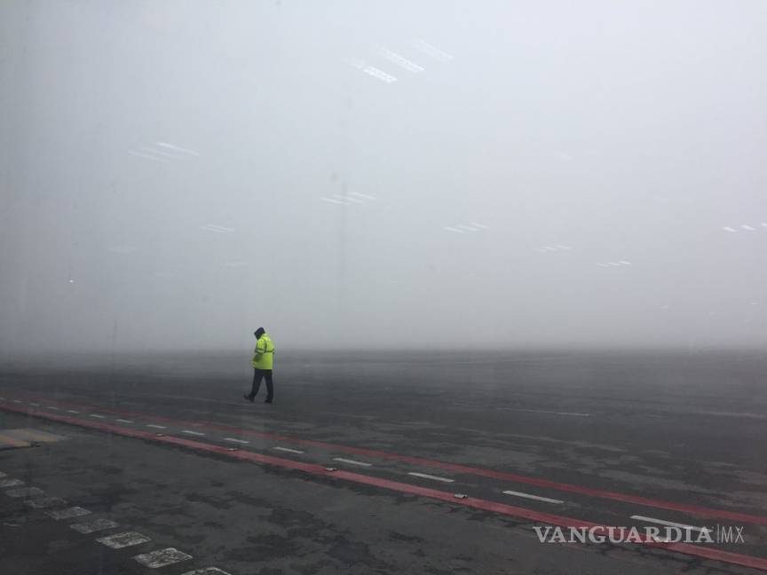 $!Se atrasa más de una hora vuelo de Aeroméxico por niebla en Aeropuerto de Saltillo