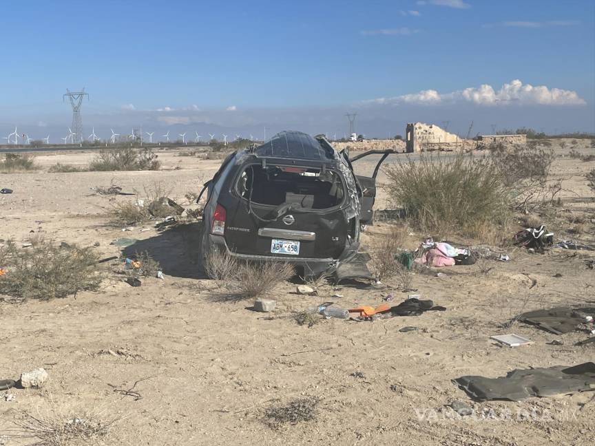 Familia de Oklahoma sufre volcadura en carretera Saltillo-Torreón; fallece joven de 18 años