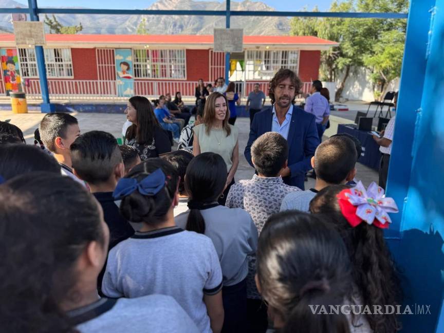 $!Mariana Lea Lara, directora de Conservación San Lorenzo, estuvo presente en la entrega de equipos a 13 escuelas públicas, como parte de un esfuerzo por acercar a niños y niñas al entorno del Cañón.