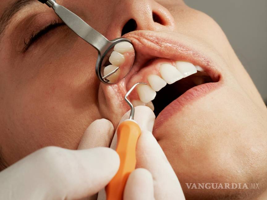 $!Visita a tu dentista regularmente para revisiones y limpiezas profesionales.
