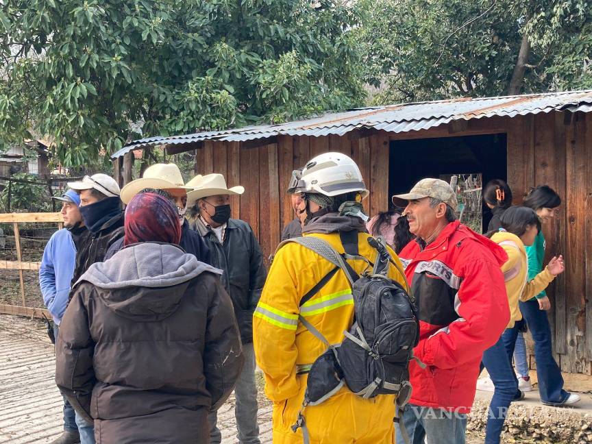 Combaten 130 elementos incendio forestal en la sierra de Iturbide, en Nuevo León