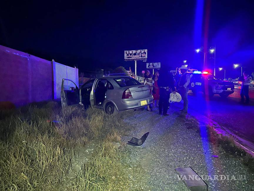 $!Agentes de la Policía Municipal detuvieron al conductor responsable del accidente, identificado como el primo de la víctima, en estado de ebriedad.