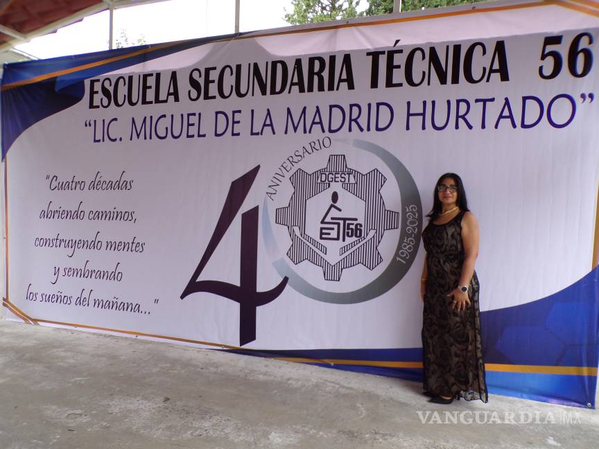 $!La directora Jeanet Imelda Calvillo destacó el esfuerzo de generaciones que han hecho grande a la institución.